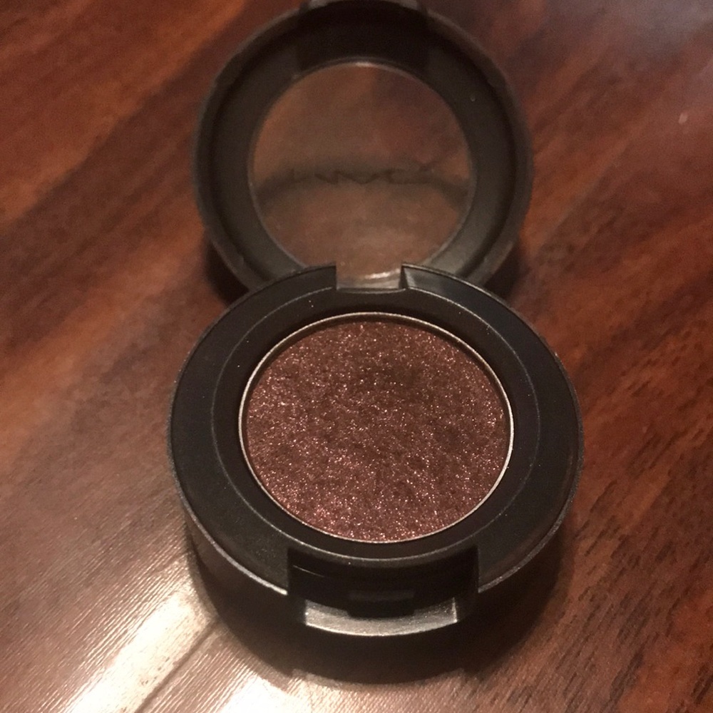 MAC Agate Lustre Eye shadow